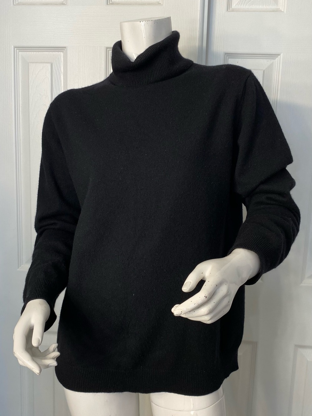 💯Cashemere Celeste Black Turtleneck Sweater - Classic Women's Cowl